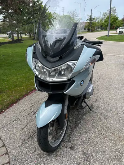 Long distance comfort day after day. Fully loaded, stereo, driver and pilion aux port, adjustable wi...