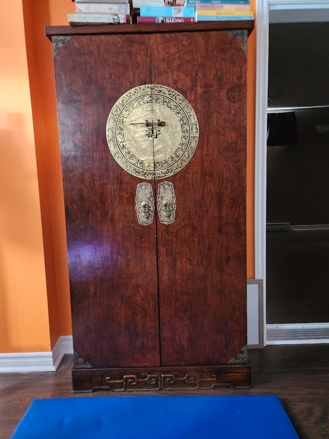 Antique Chinese Armoire: excellent condition  in Hutches & Display Cabinets in Gatineau