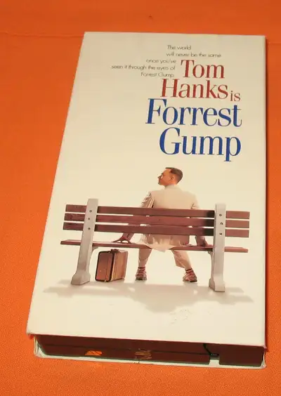 VHS Tape - FOREST GUMP - 1 Tape Movie - Vintage Viewed Once - Like New - Paramount Pictures #32583 -...