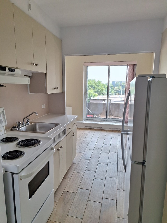 NDG/ CSL 3.5 on côte StLuc Locations longue durée Ville de