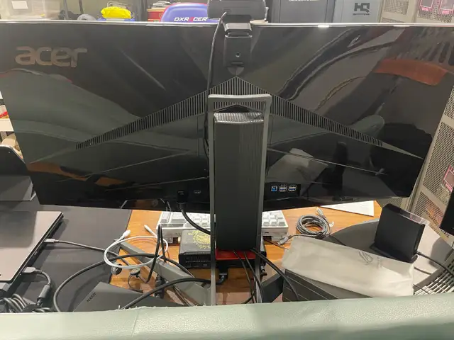 Acer Predator X34 Gaming Monitor in Monitors in City of Toronto - Image 4