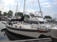 1981 BAYFIELD 32' Sailboat $22500  IN WATER NOW!!
