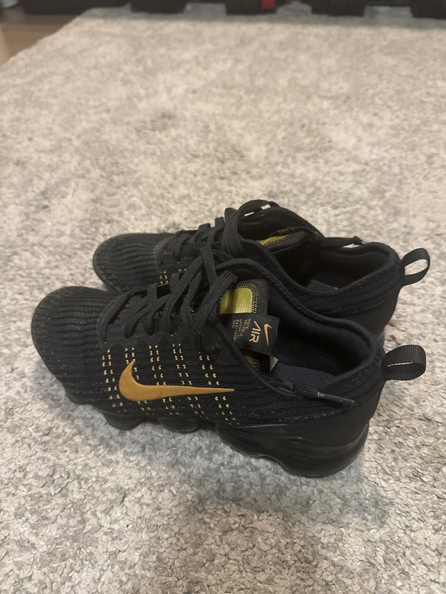 Nike Vapormax Flyknit in Men's Shoes in City of Toronto - Image 3