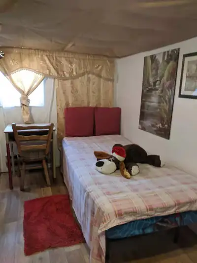 Girls Pivate room or sharing room in LASALLE  all included 480$