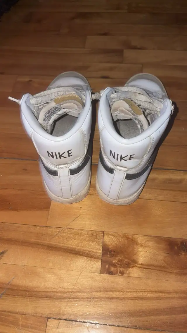 Soulier Nike in Women's - Shoes in Laval / North Shore - Image 4