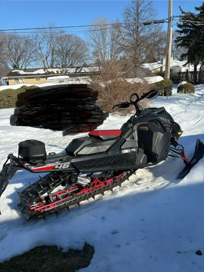 146” track. 2.5” lug. Fully covered belly pan protection. Scratchers included. Heated visor plug in....