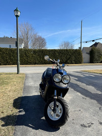 Scooter 2006 2800$