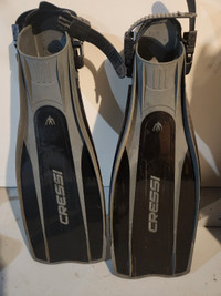 Cressi SCUBA dive fins. Size ML 10-11