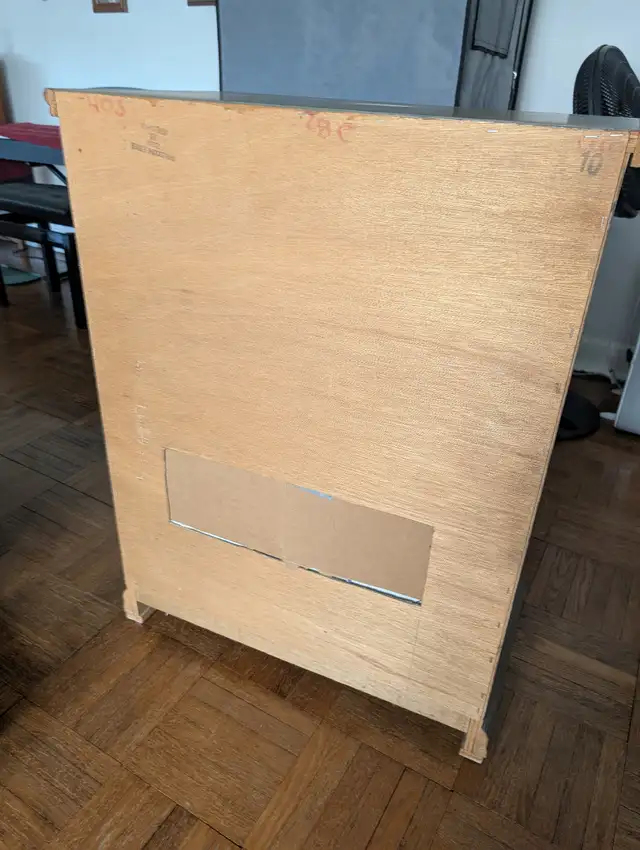 Vintage Solid Oak Hutch in Hutches & Display Cabinets in City of Toronto - Image 6