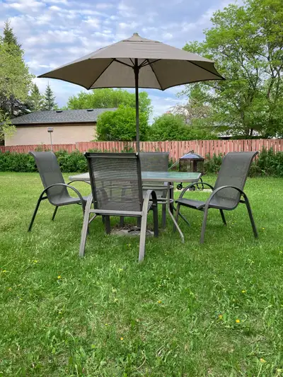PENDING - Outdoor umbrella table set, View more
