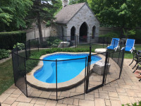 Removable pool safety fence