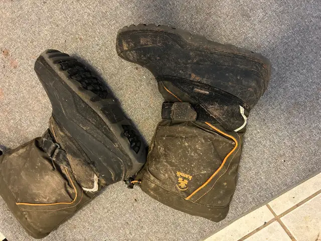 Boys kamik boots in Kids & Youth in Cape Breton - Image 2