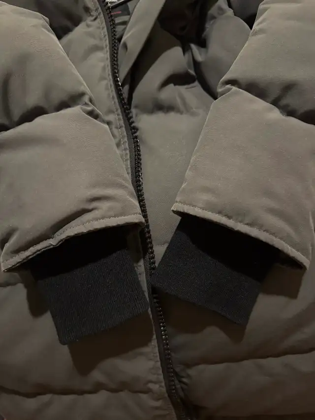 Canada goose in Women's - Tops & Outerwear in City of Toronto - Image 10