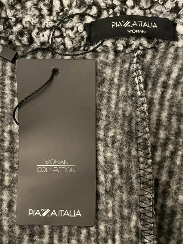 Women’s jacket in Women's - Tops & Outerwear in City of Toronto - Image 3