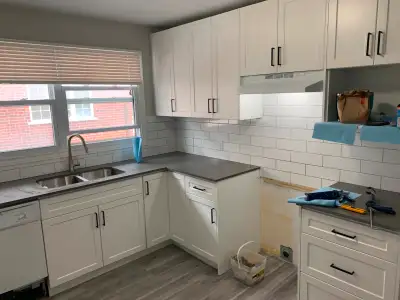 Modern 3-Bedroom Apartment – Near Western & Downtown!