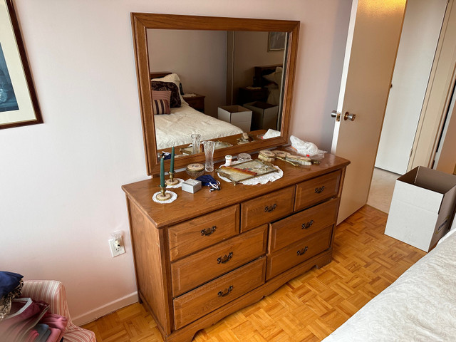 Bedroom set in Beds & Mattresses in Ottawa - Image 2