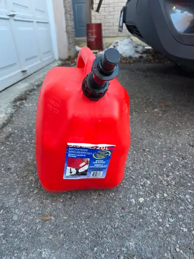 $20 20 L Gas Gallon Child Resistant Closure Spill Proof System