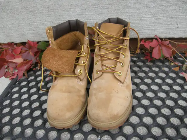 Timberland boots M6, W8.5, M6.5 in Kids & Youth in Markham / York Region - Image 2
