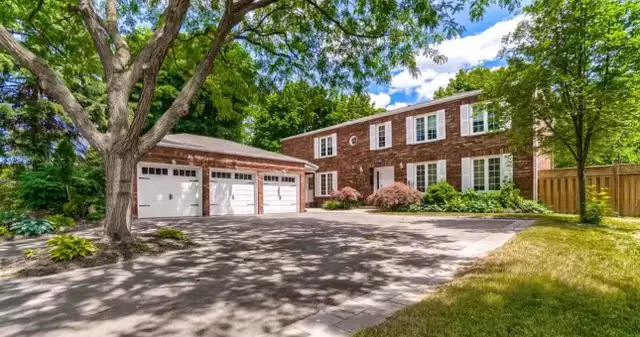 Five Minutes Walk to UTM  - room for rent