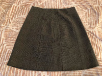 Aritzia Babaton Hopper Skirt size 0/Jupe grandeur 0