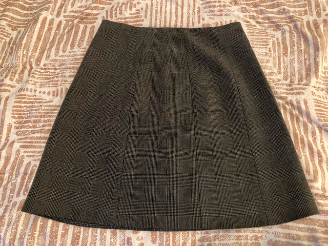 Aritzia Babaton Hopper Skirt size 0/Jupe grandeur 0 dans Femmes - Robes et jupes  à Ville de Montréal