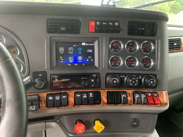 2020 Kenworth 680 in Heavy Trucks in Truro - Image 4