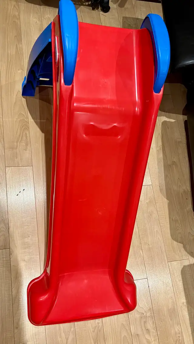 Little Tikes Slide in Toys in Markham / York Region - Image 4