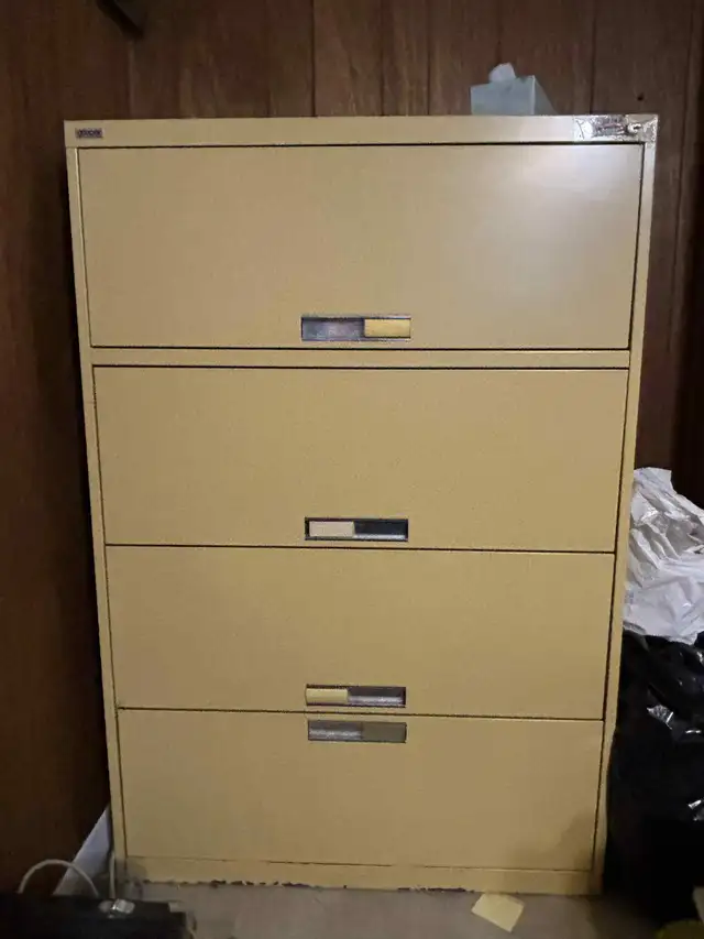 4-drawer file cabinet63735878114177120