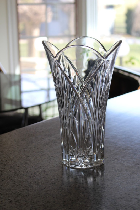 Large Vase in Home Décor & Accents in Stratford - Image 2
