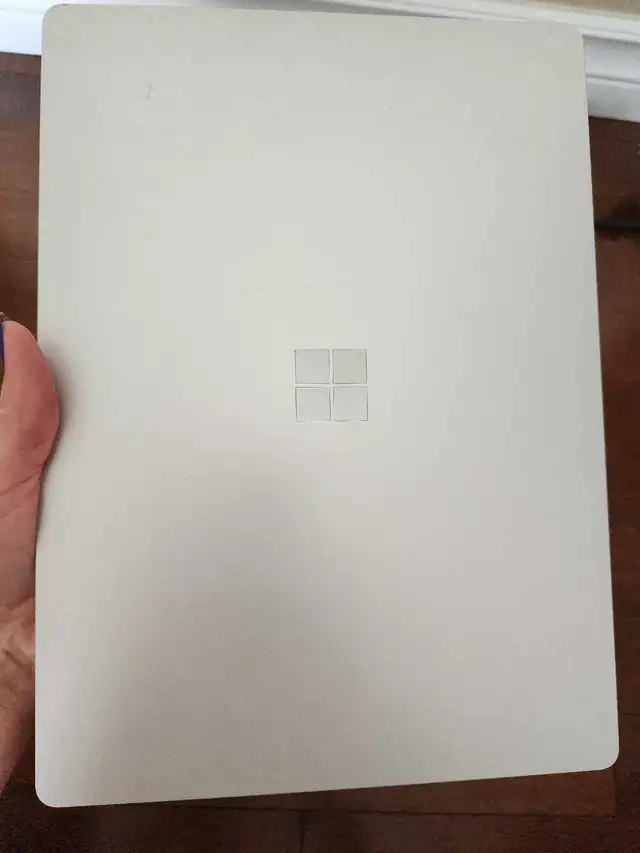 Microsoft Surface Laptop 463893269163778123