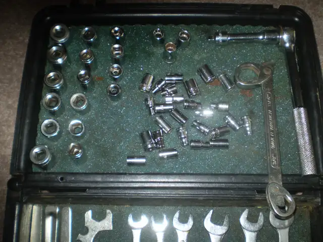 65 PIECE SOCKET SET 3/8