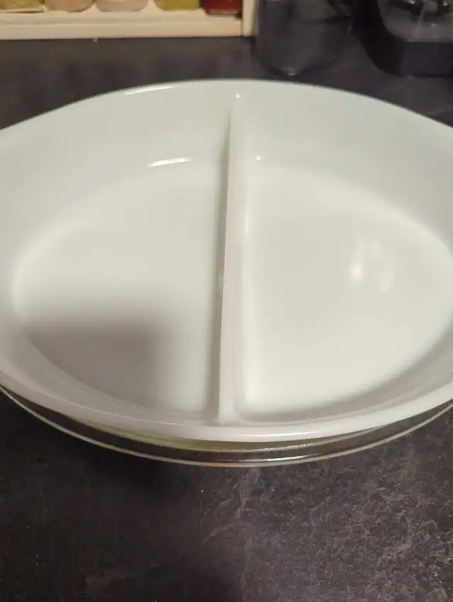Vintage Pyrex 1 1/2 Quart429387215358535681
