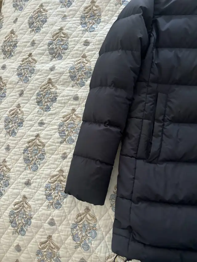  Navy women’s puffer jacket north face in Women's - Tops & Outerwear in Dartmouth - Image 6