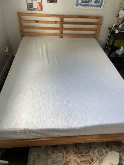 Queen size zinus cooling gel foam mattress 