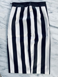 Gift kendall + kylie striped mid-length pencil skirt size XS