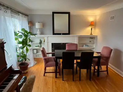 Spacious 5 bdrm house, steps from King's and Western Main gates. 5 car parking, 2 massive living are...