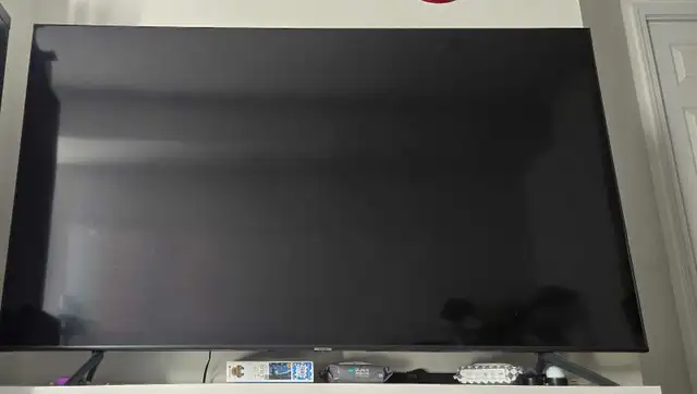 Tv 75"  SAMSUNG in TVs in City of Toronto - Image 3