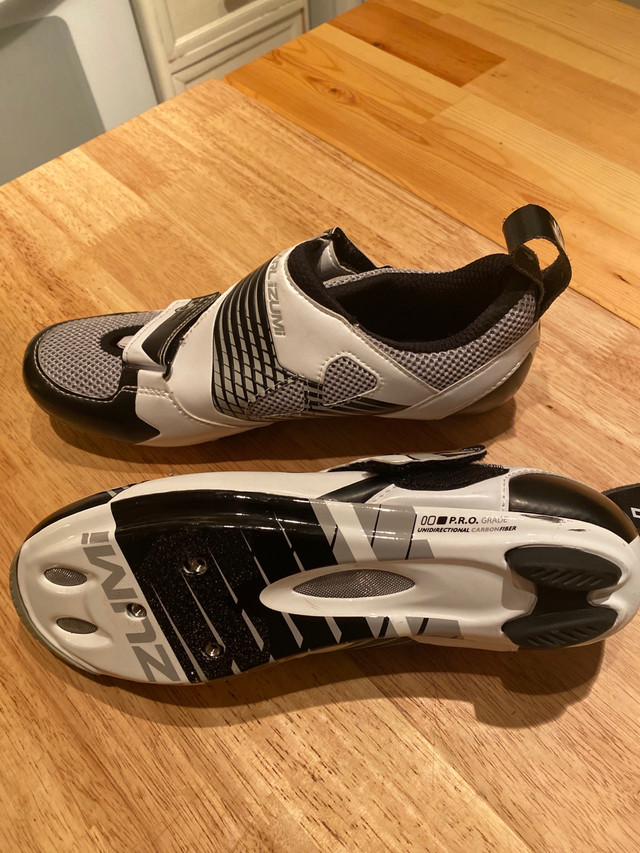 Triathlon style  cycling shoes men’s size 42.5 in Clothing, Shoes & Accessories in Kelowna - Image 2