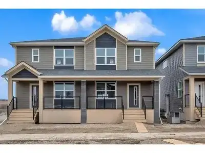 Cozy and Spacious 1-Bedroom Suite + Den in Wolf Willow