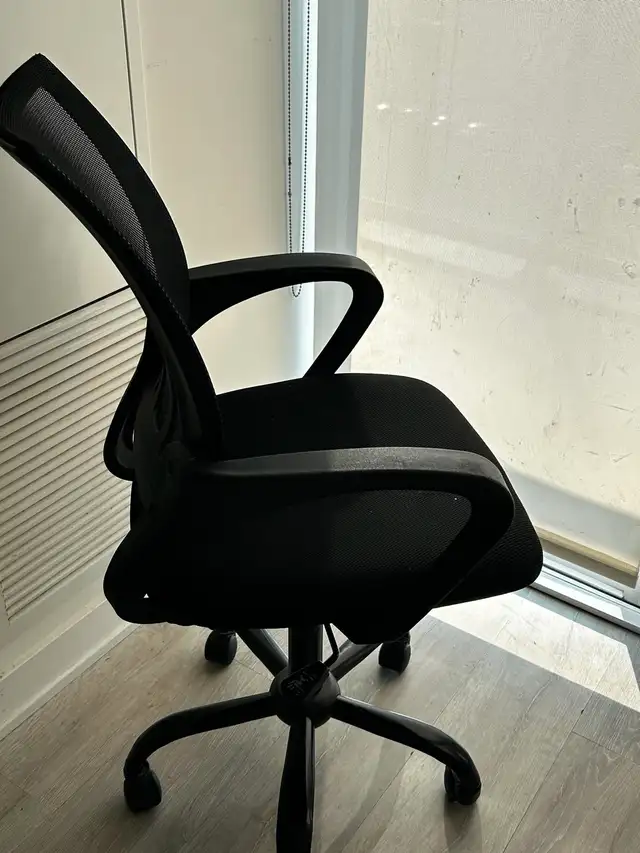 computer Chair in very good condition  in Chairs & Recliners in Mississauga / Peel Region - Image 3