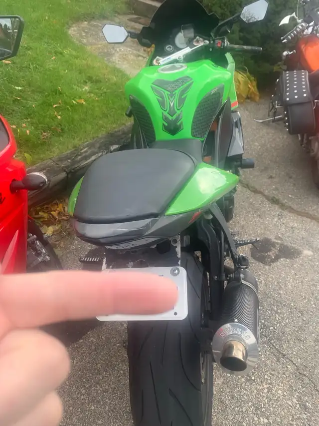 2008 Kawasaki Zx10R in Sport Bikes in Kitchener / Waterloo - Image 5