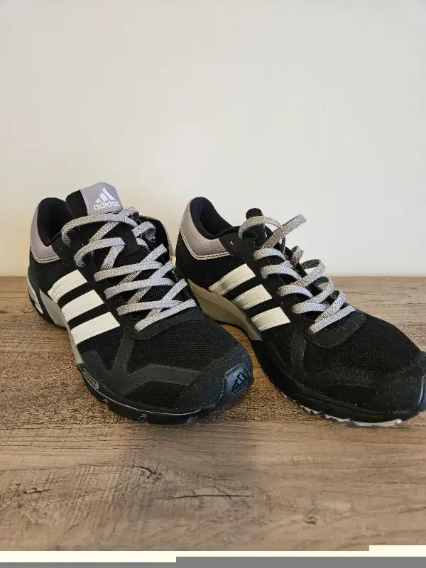 Adidas Marathon 10 Black and grey BNWT Men's Sz. 8.5 in Men's Shoes in Kitchener / Waterloo - Image 5
