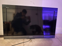 Sony BRAVIA TV 31 inches $25