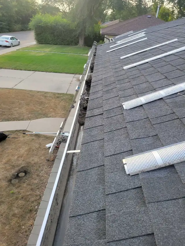 Eavetrough Cleaning420216519839590404