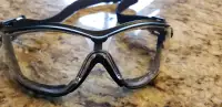 Pyramex safety glasses with elastic for sports