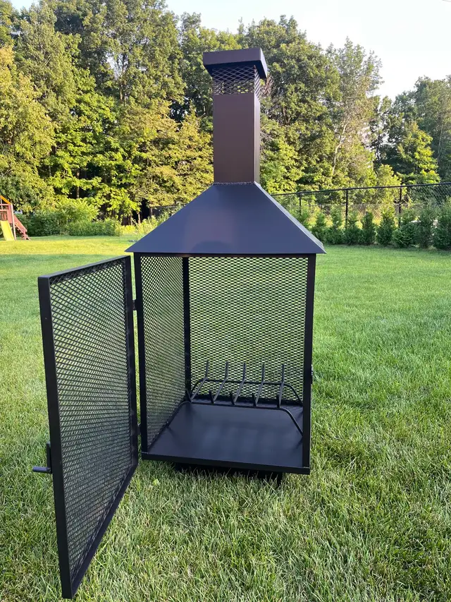 Foyer extérieur  in Fireplace & Firewood in Lanaudière - Image 3