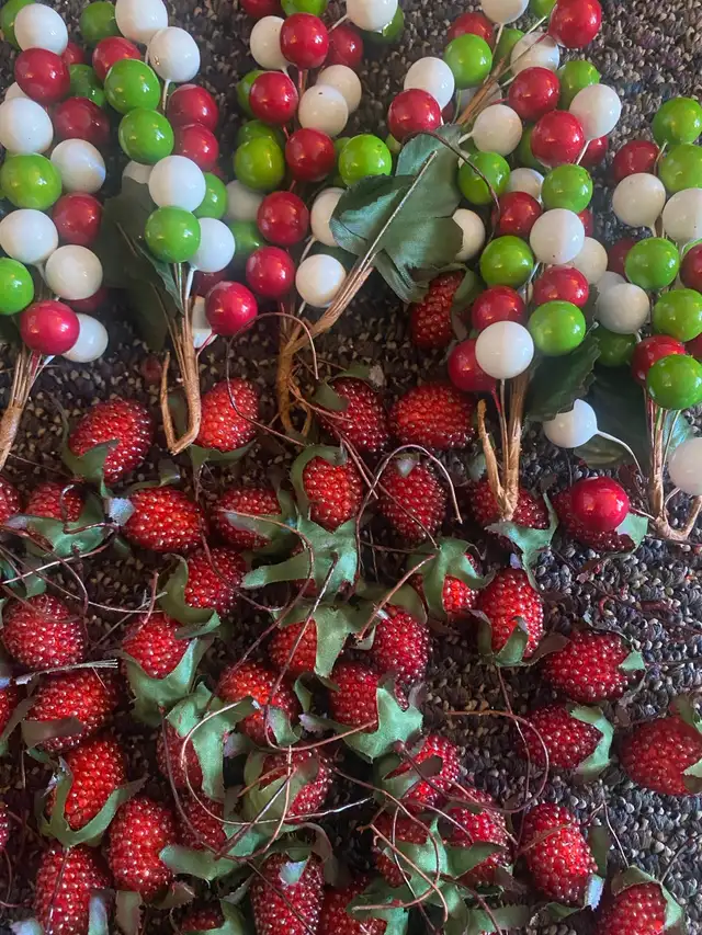 Wired Christmas Berry Decorations