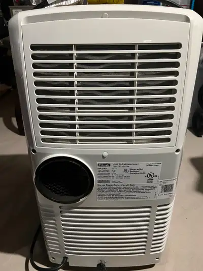 Very good condition completed with ventilation pipe and window kit, on wheels for easy movement betw...