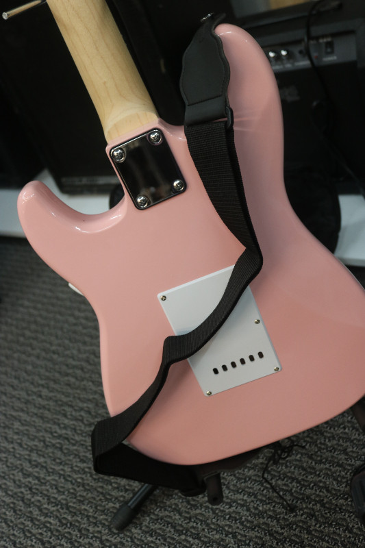 GROOVE S2024 ELECTRIC GUITAR PACK IN PINK (#4669) in Other in City of Halifax - Image 4