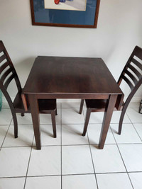 Beautiful folding dinning table with chairs